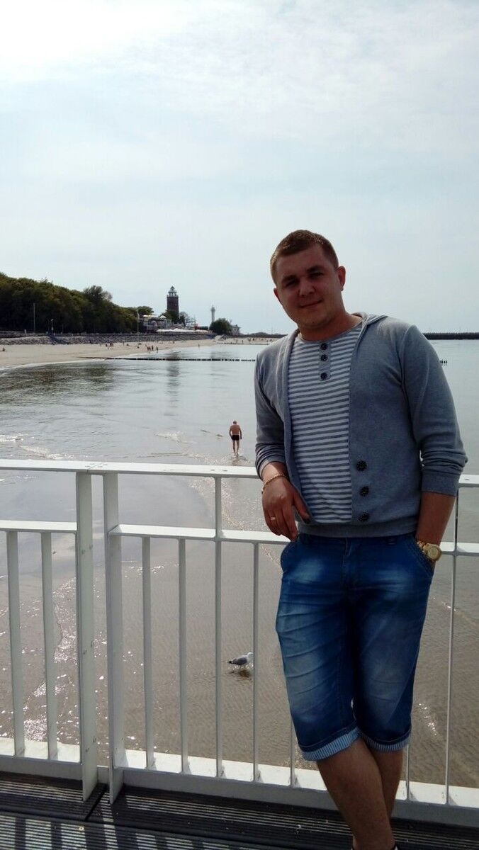  ,   Denys, 32 ,   ,   , c 