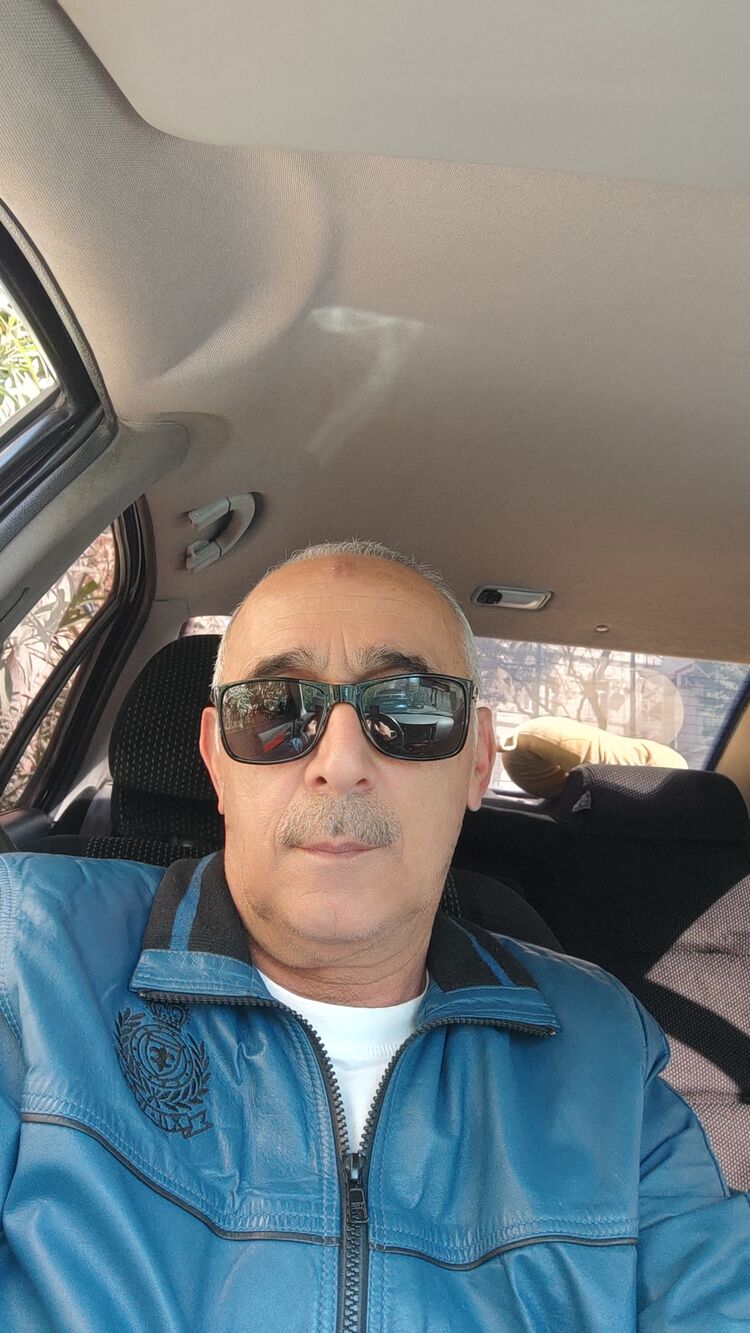  48857741  Etibar, 55 ,    