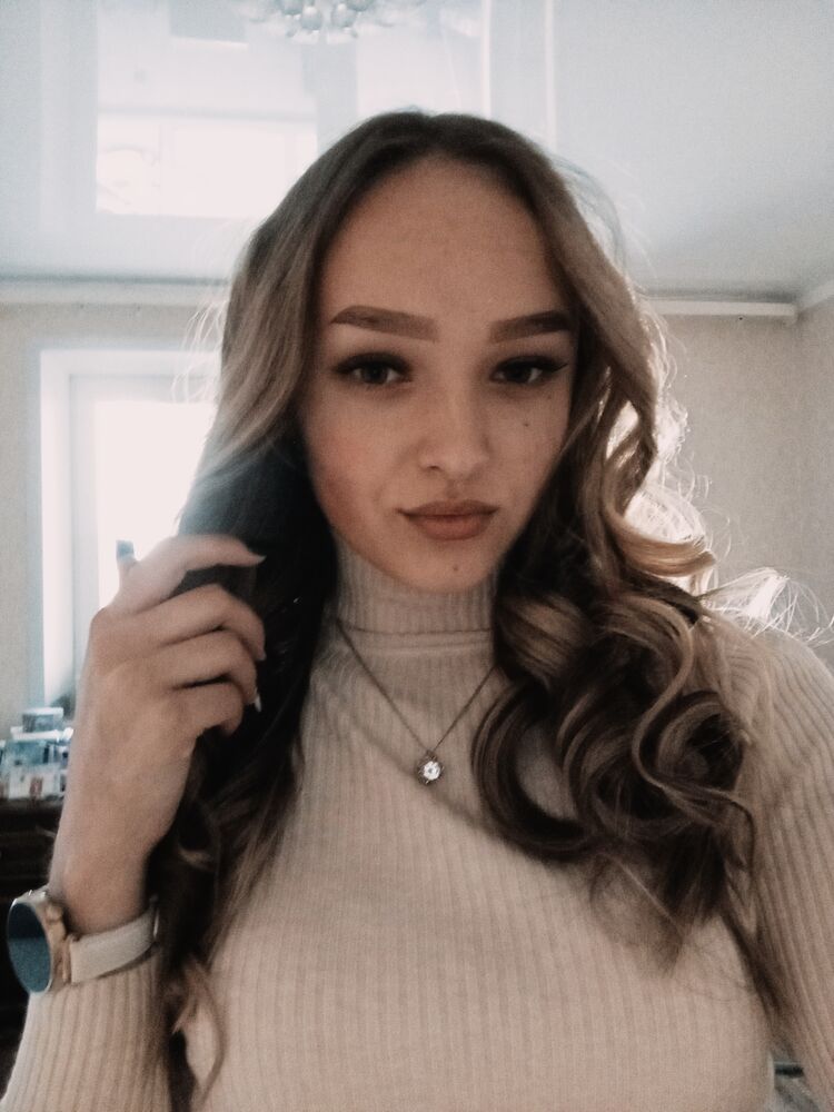  54052501  EvaKorsak, 18 ,    