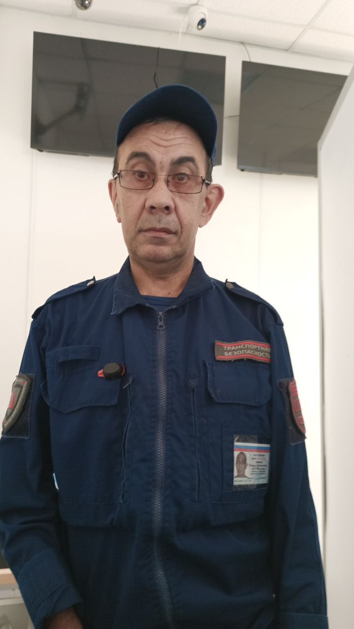  46240061  , 52 ,    