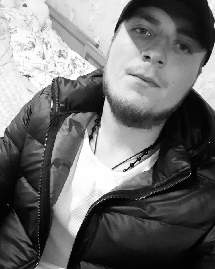  20899431  Vadim, 27 ,    