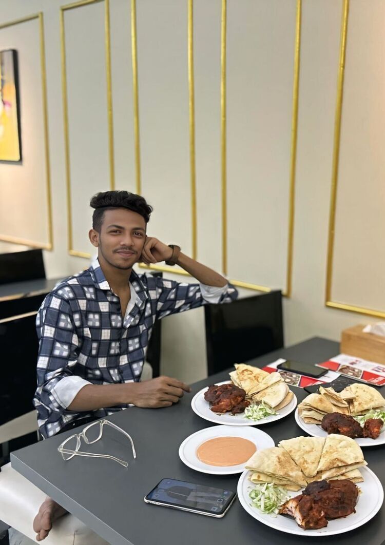  54568581  Mahin, 22 ,    