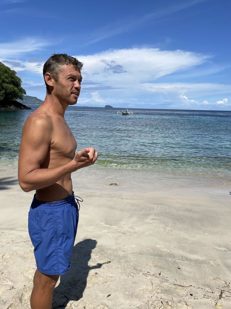  Denpasar,   Aleksandr, 48 ,   ,   , c 