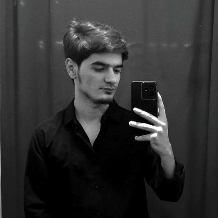  52334891  Roma, 26 ,    -