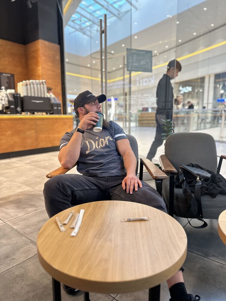  53875191  Gabriel, 26 ,    