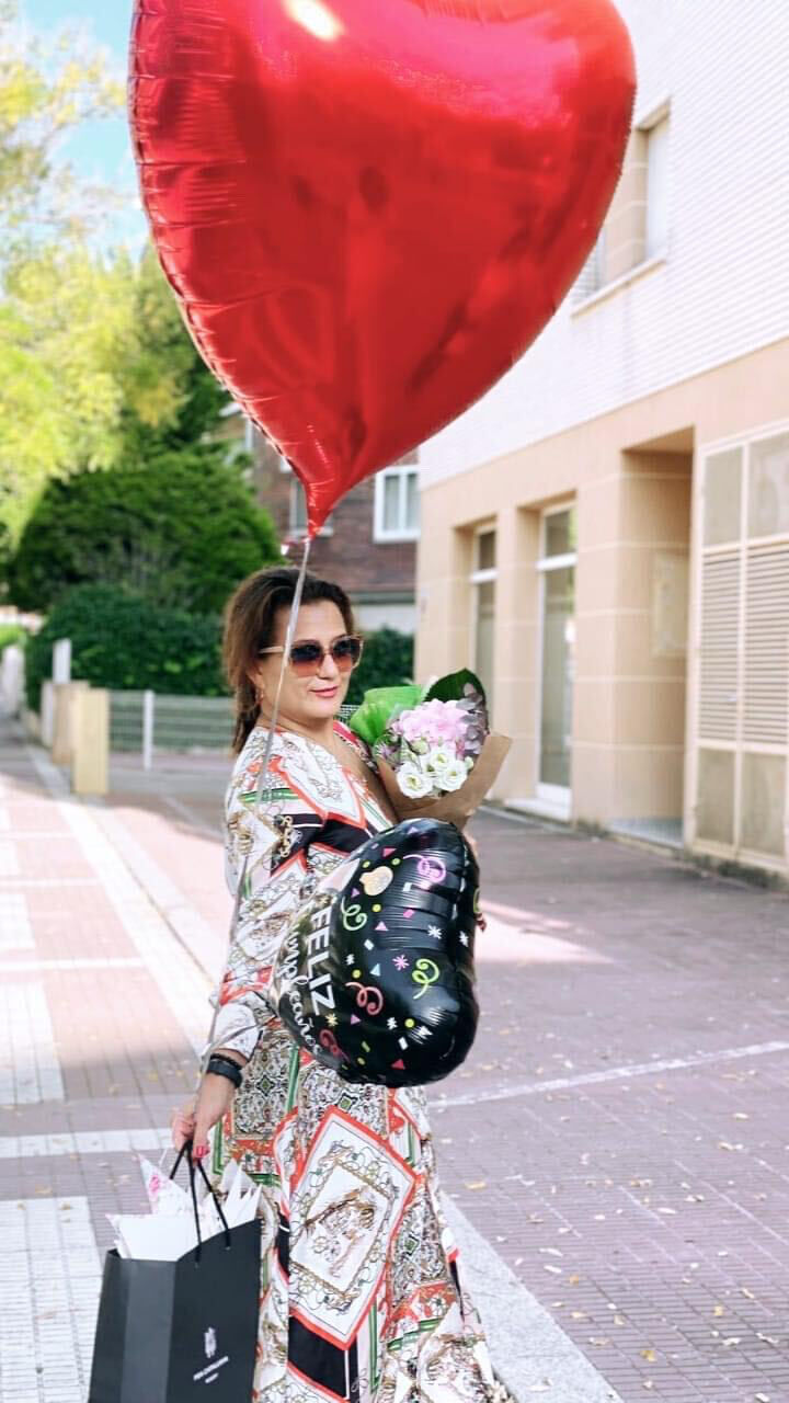  38576011  Valentina, 52 ,    Oviedo