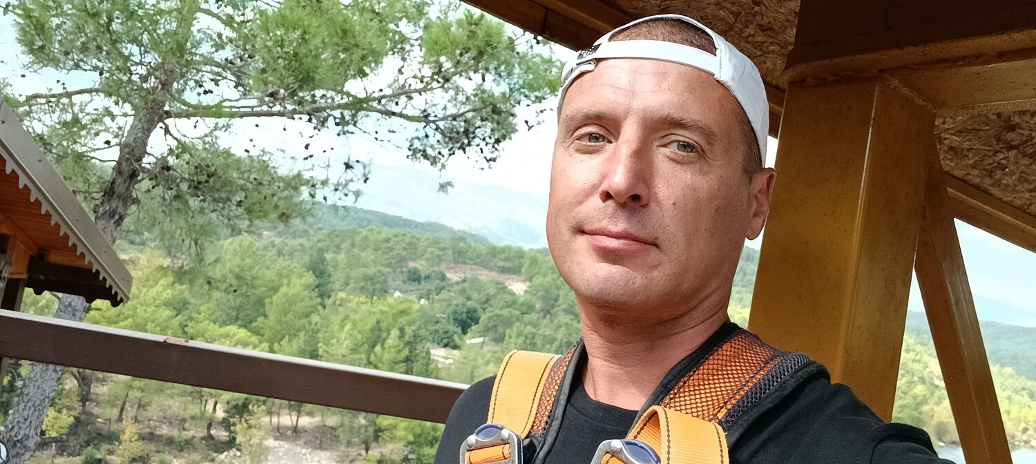  54056521  Pasha, 45 ,    