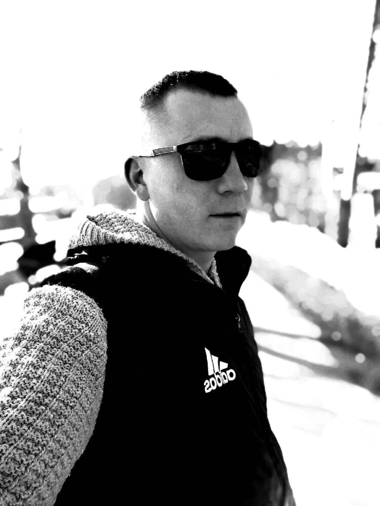  49813261  Dima, 33 ,    