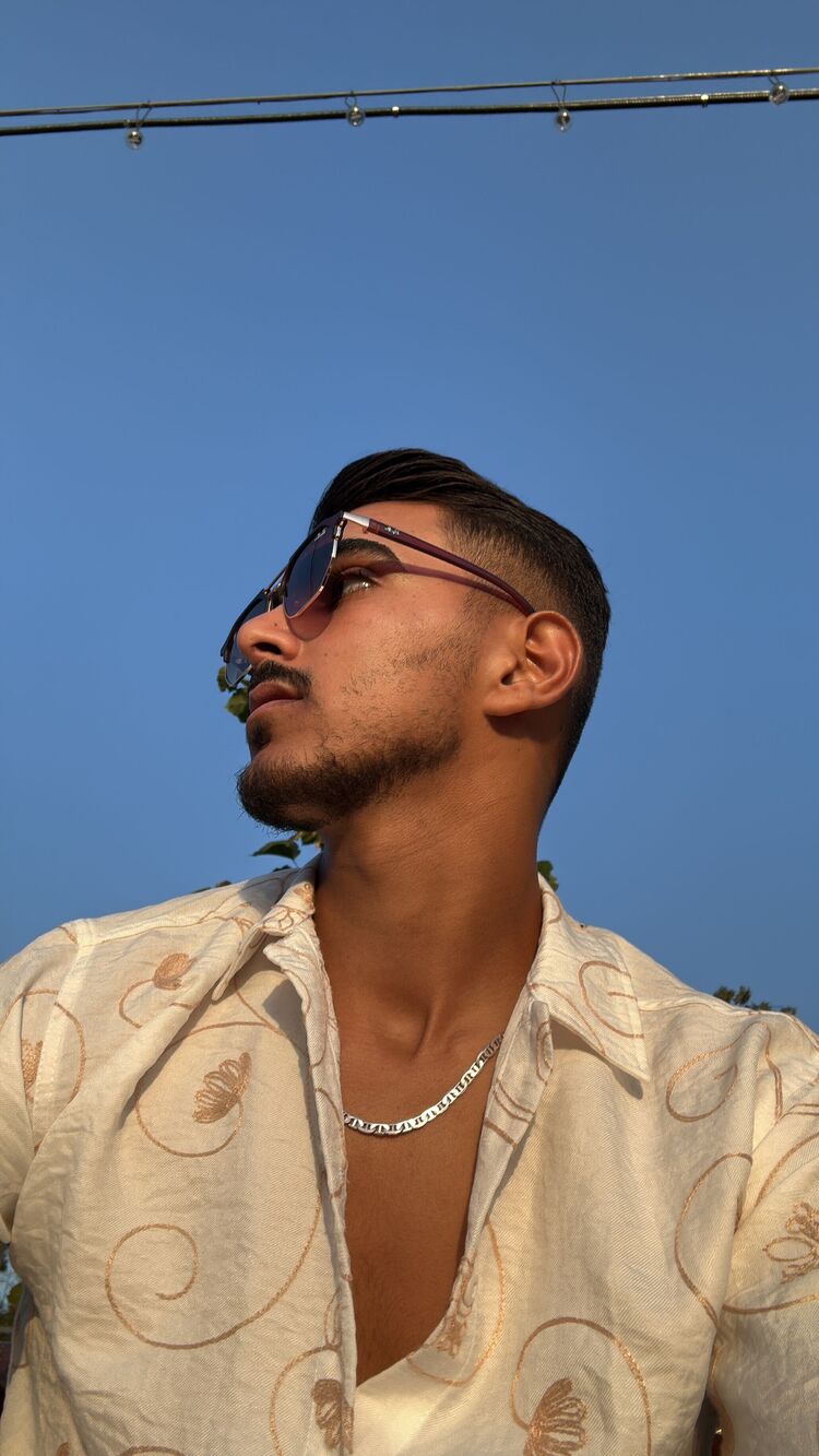  54150041  Alaa, 21 ,    