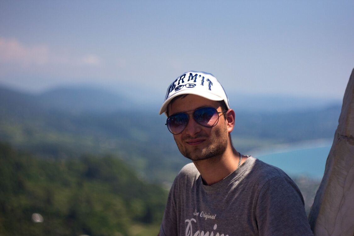  33057821  , 27 ,    -