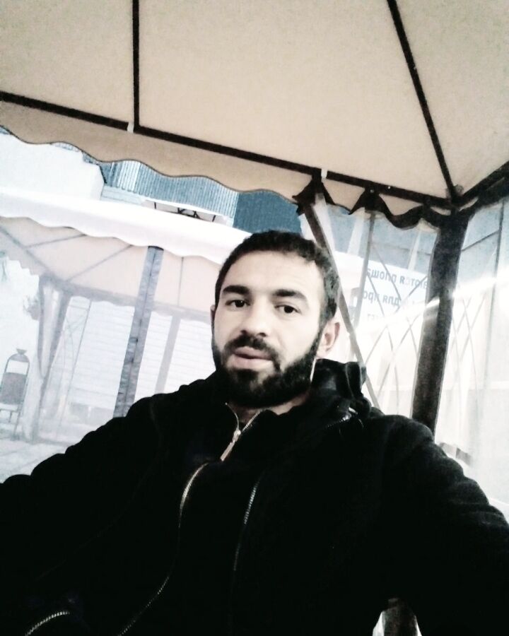 ,   Artur, 28 ,   ,   