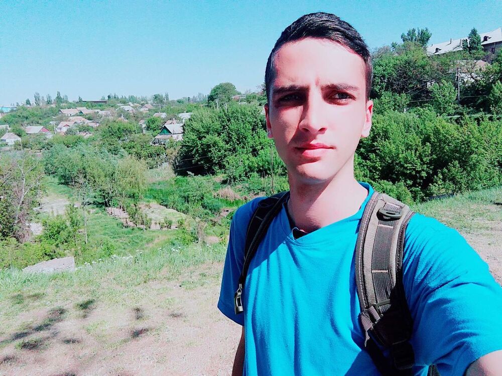  12400041  Denis, 29 ,    