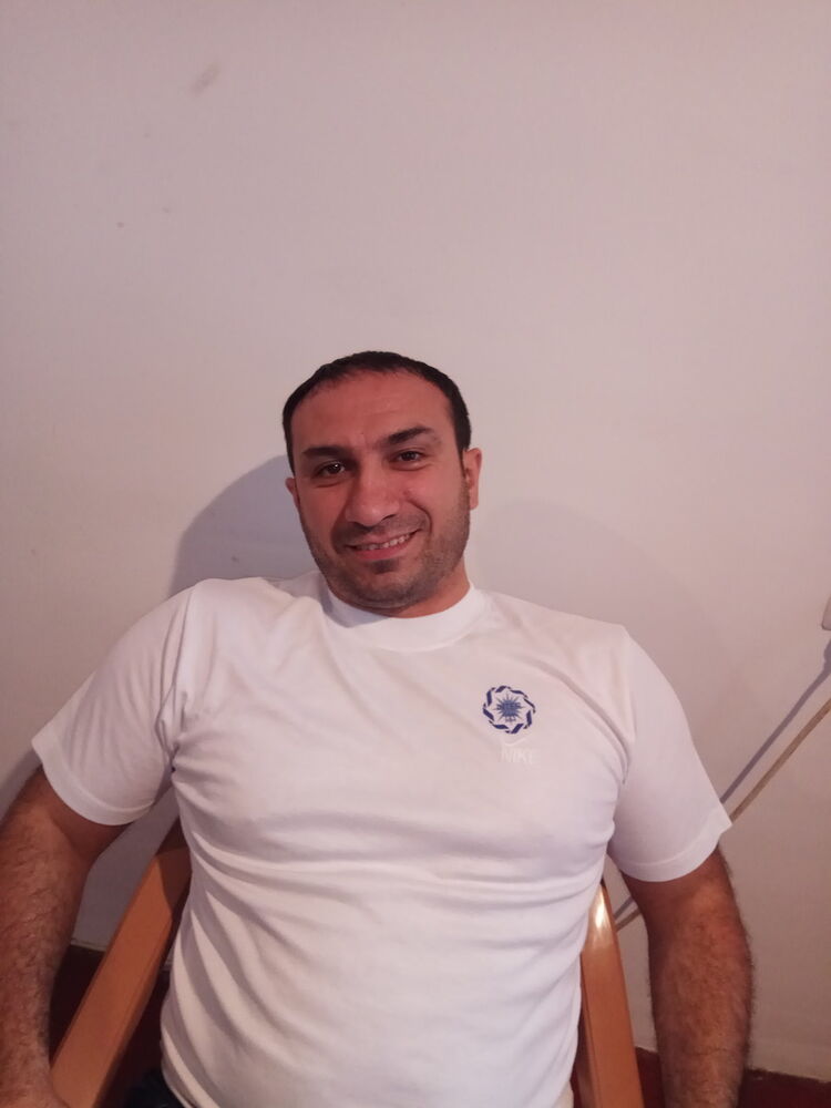  18493241  Elshan, 47 ,    