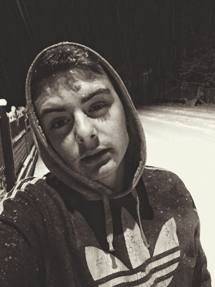  ,   Emik, 26 ,   