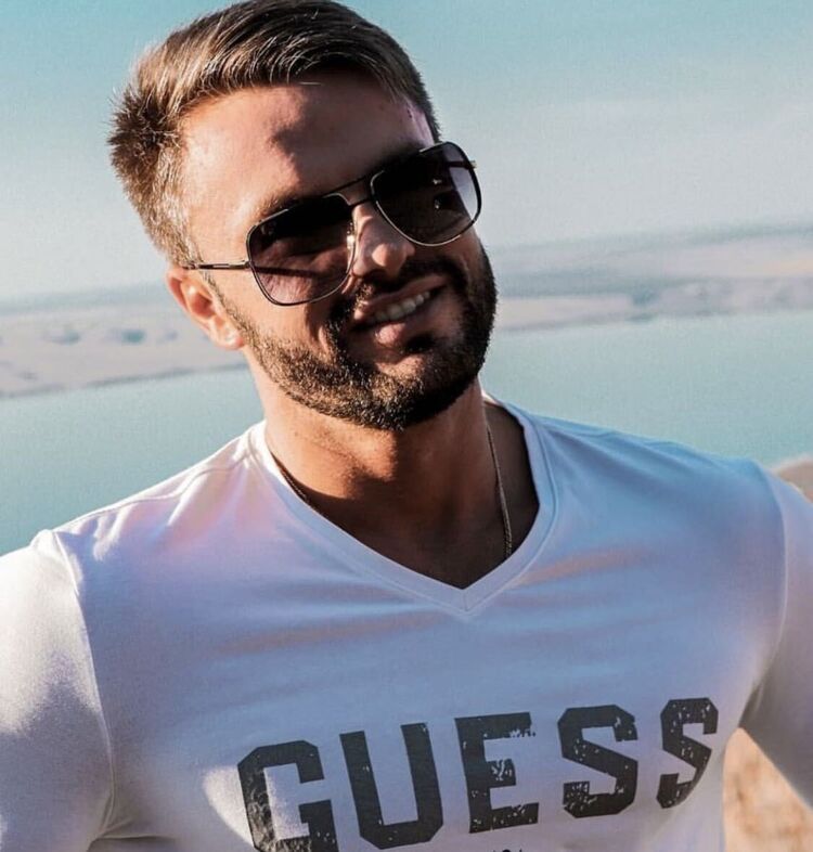  ,   Mik, 34 ,   ,   , c , 