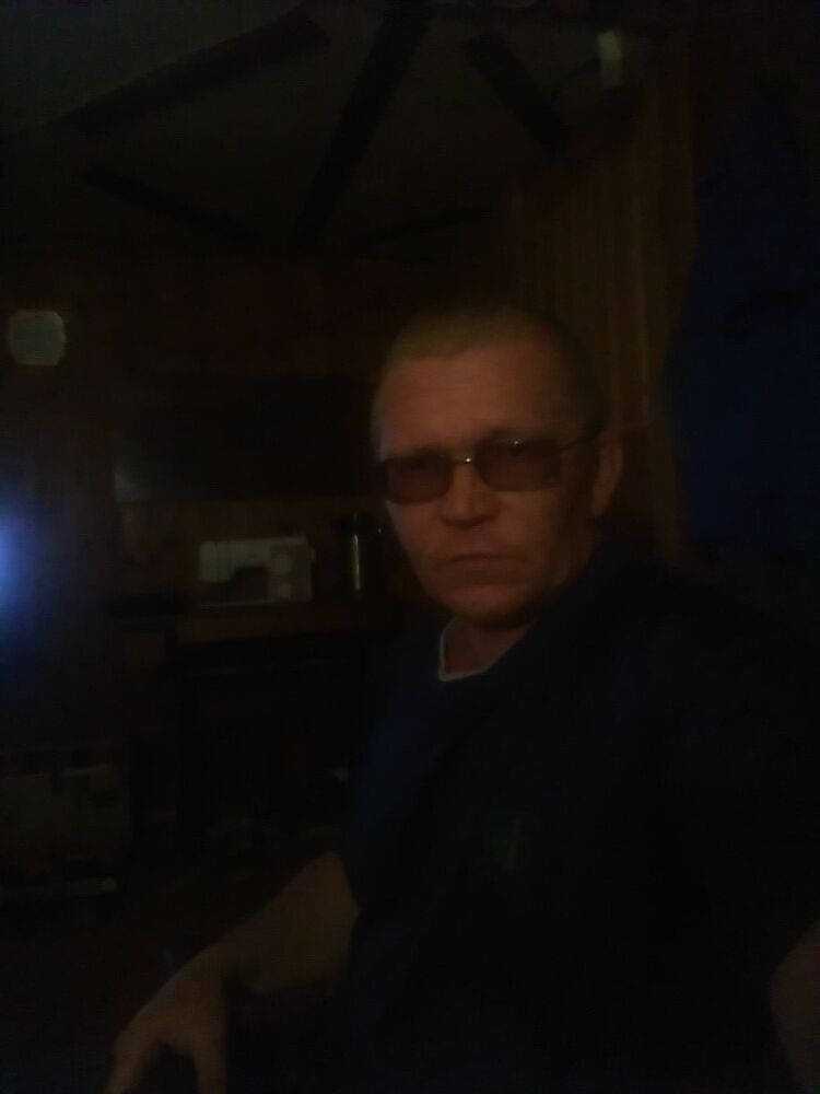  13162501  Mikael, 54 ,    