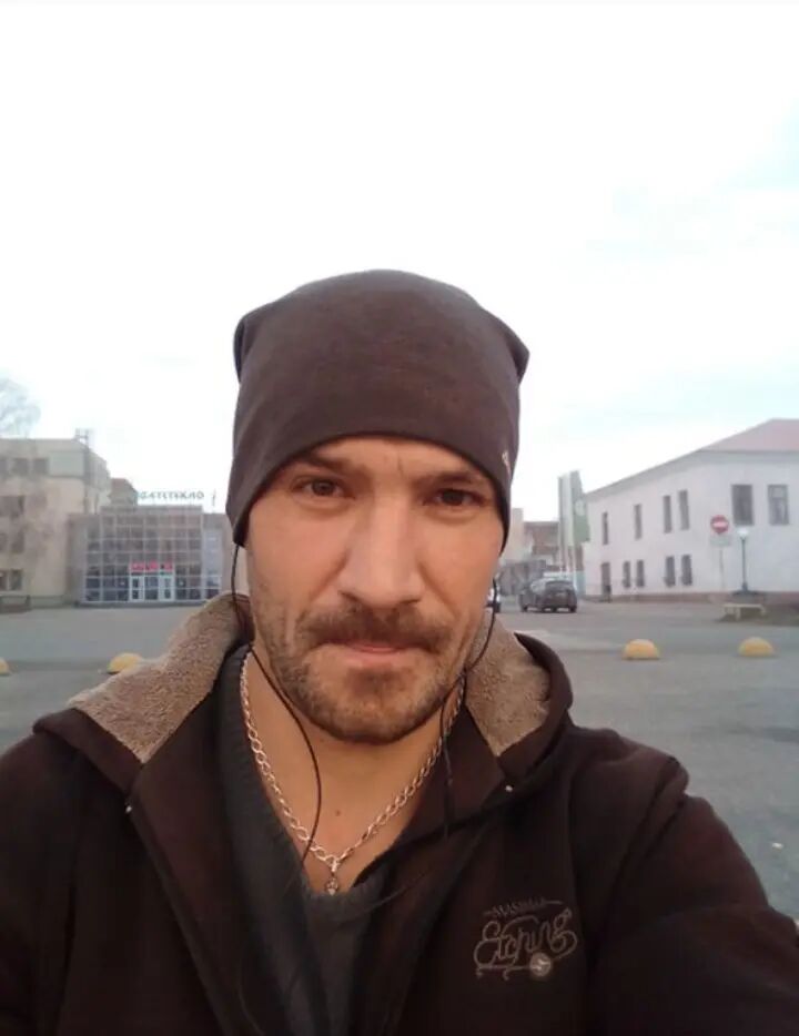  28879991  Alexander, 40 ,    