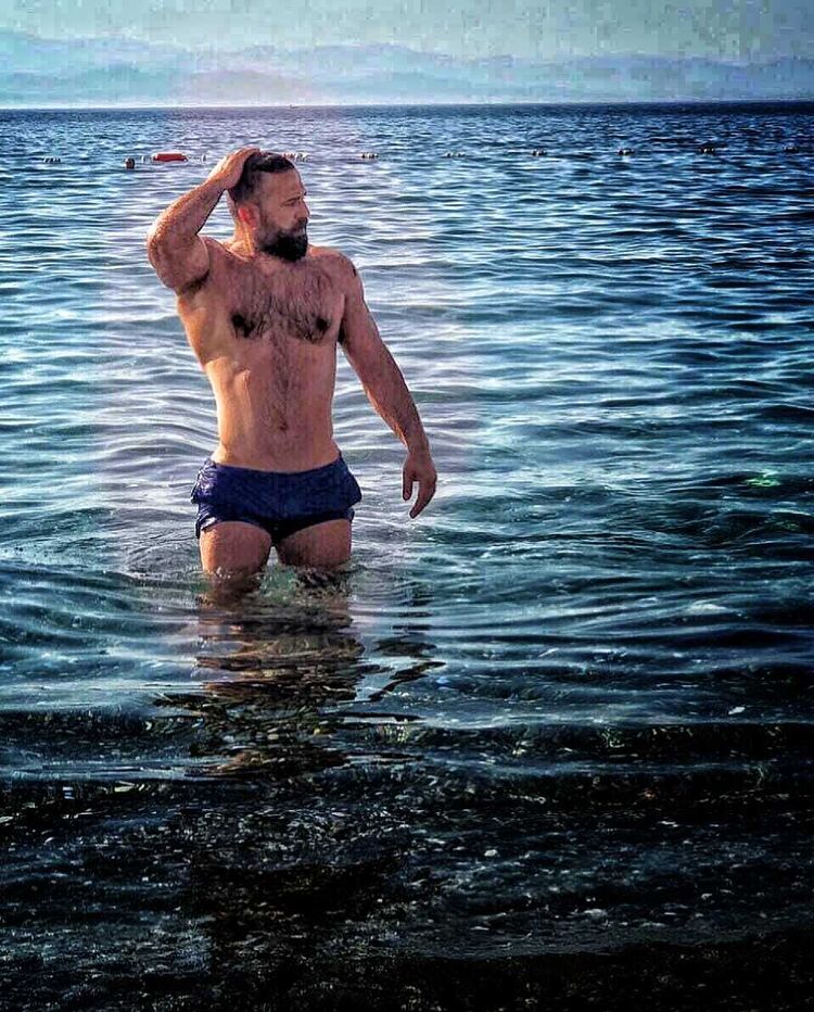  41882971  Vlad, 45 ,    