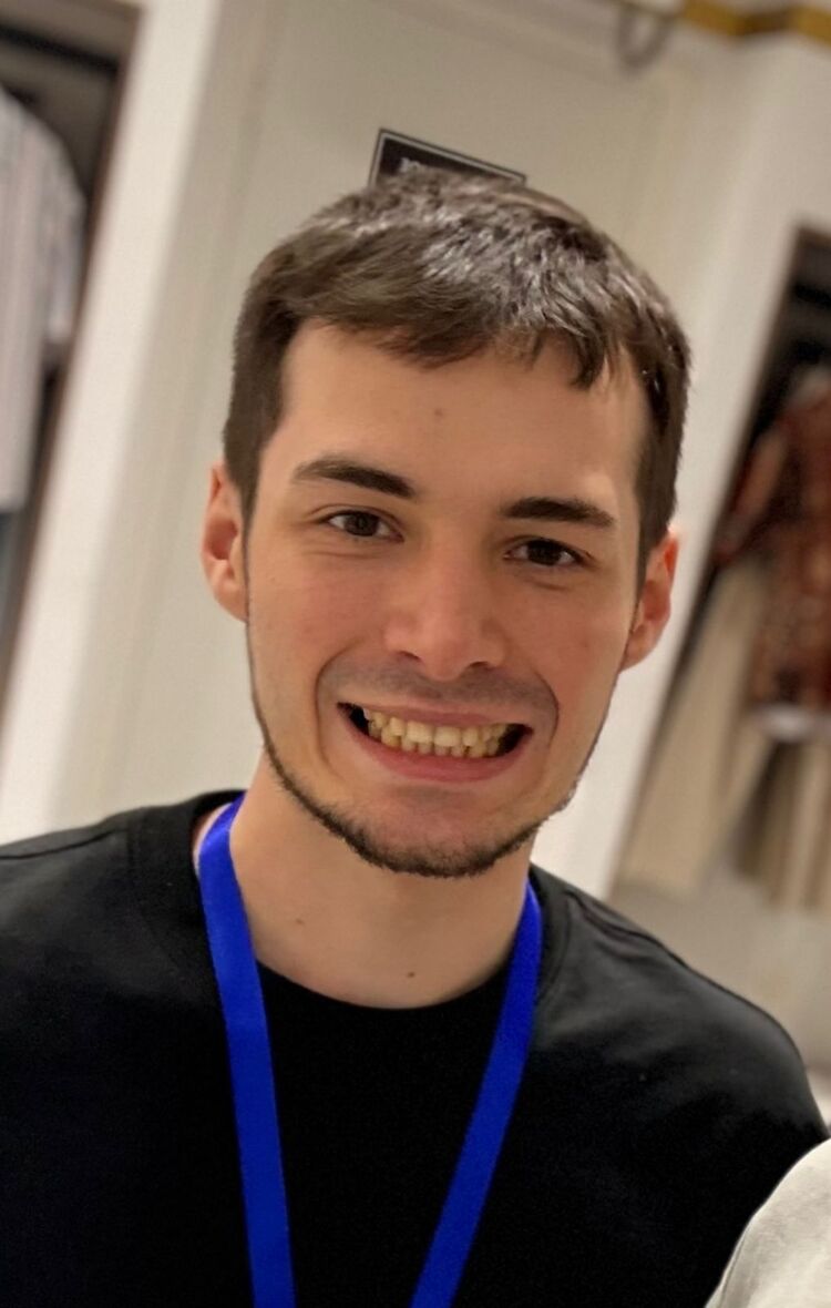  54123001  Ruslan, 40 ,    