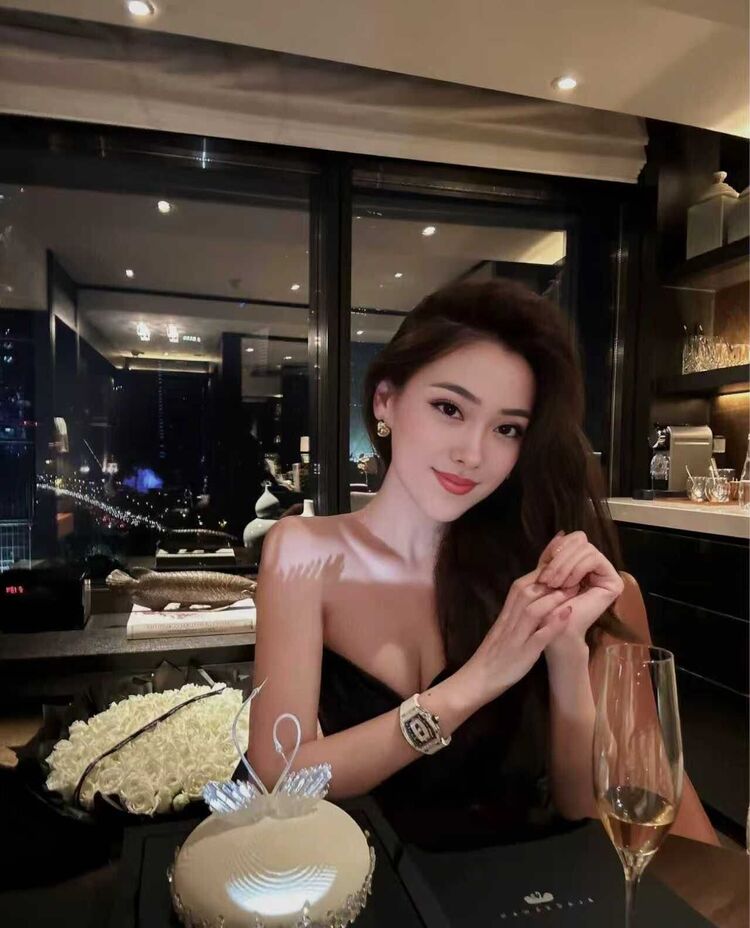  Paddington,   Amelia, 33 ,   ,   