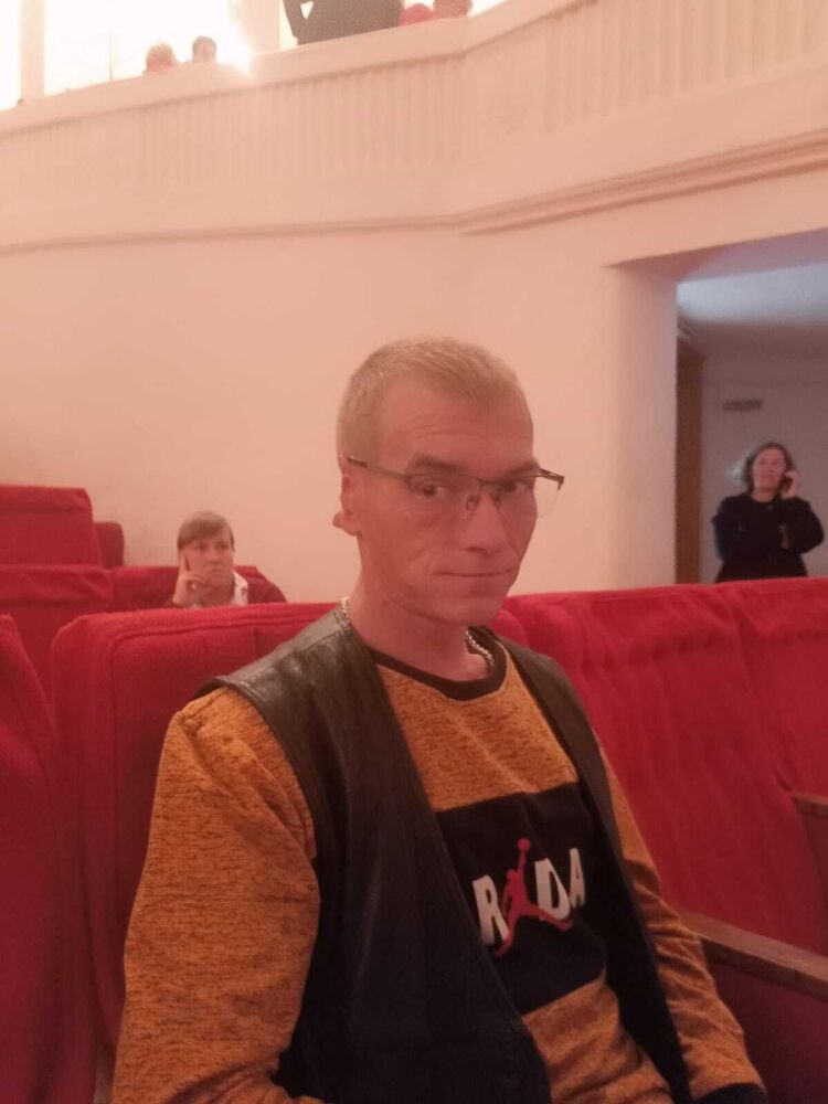  43671891  Stanislav, 40 ,    