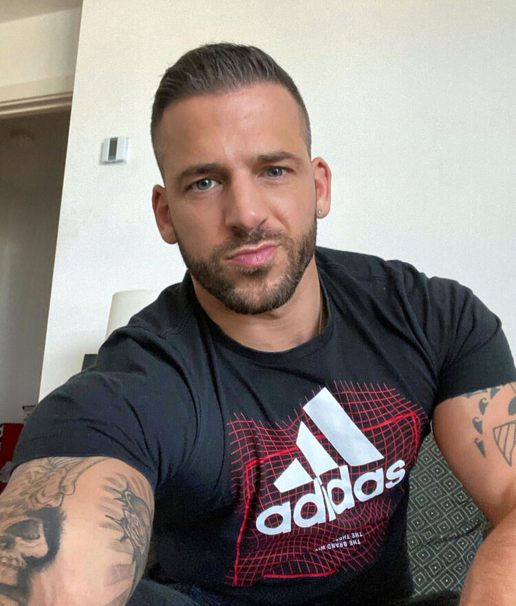  ,   Florian mael, 41 ,   ,   , c 