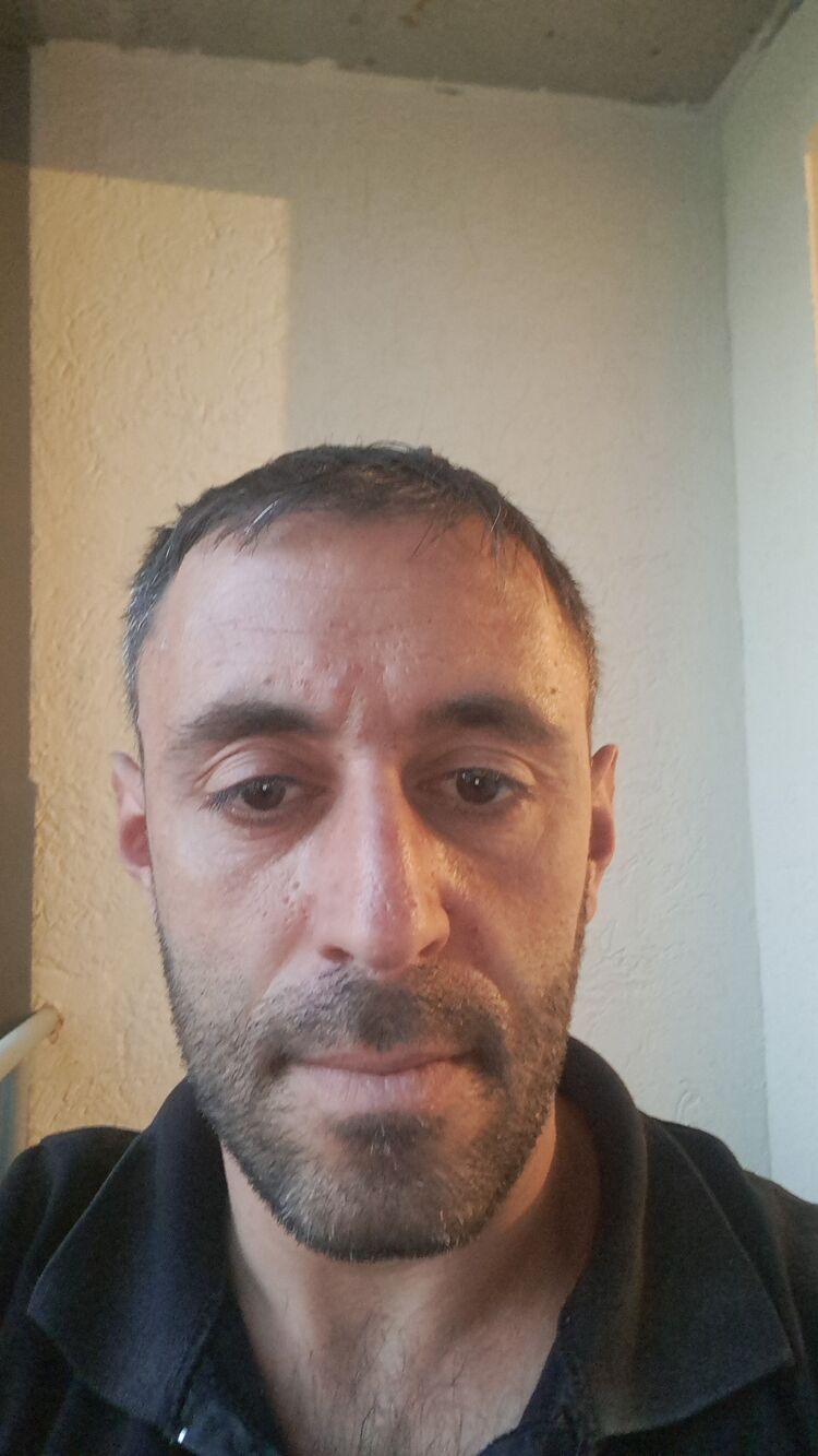  34130681  Vazgen, 39 ,    