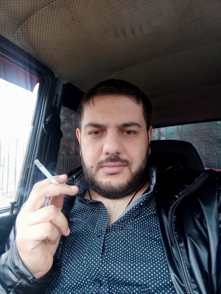  19723051  Artur, 37 ,    