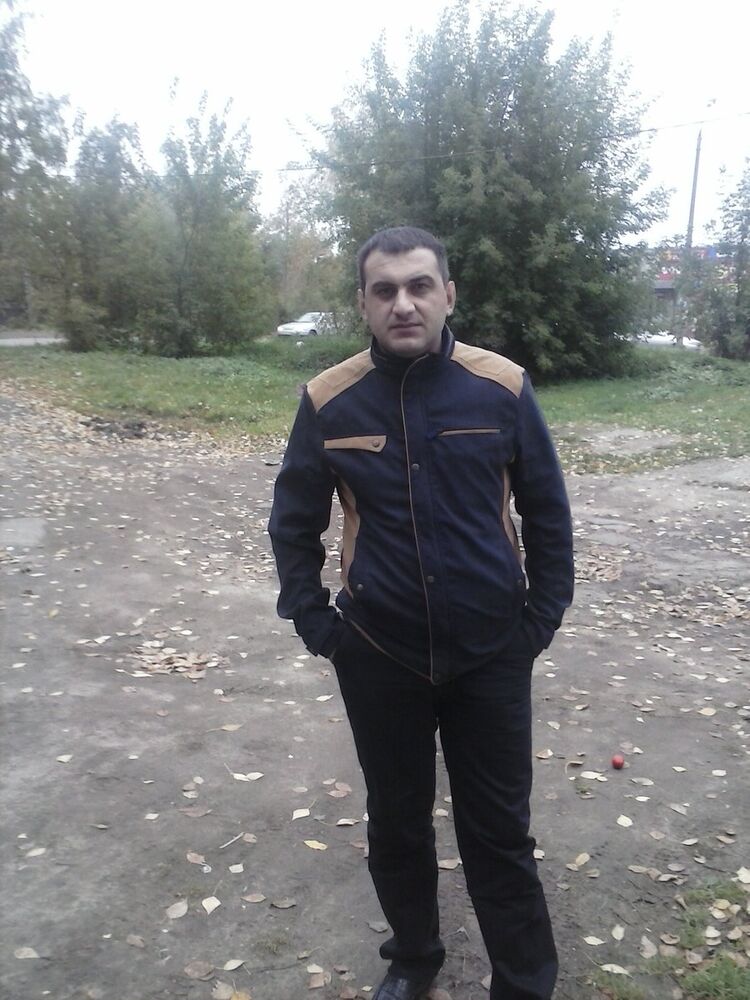  ,   Artur, 42 ,   ,   , c 