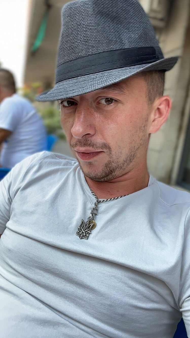  43928371  , 32 ,    