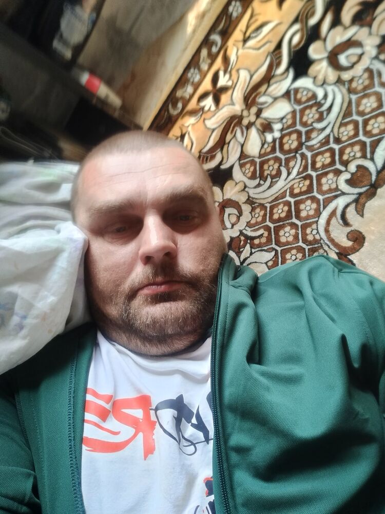  37706811  , 44 ,    