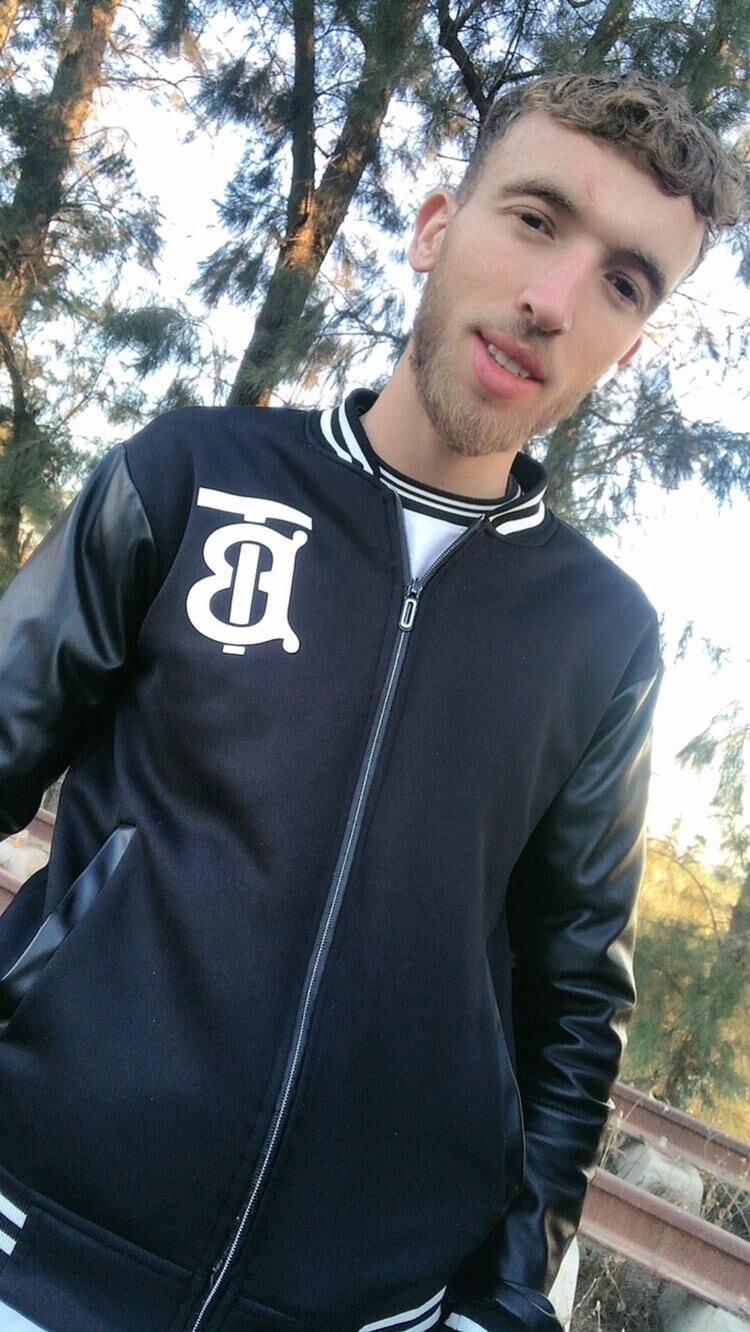  50018371  Ahmed, 24 ,    Algiers