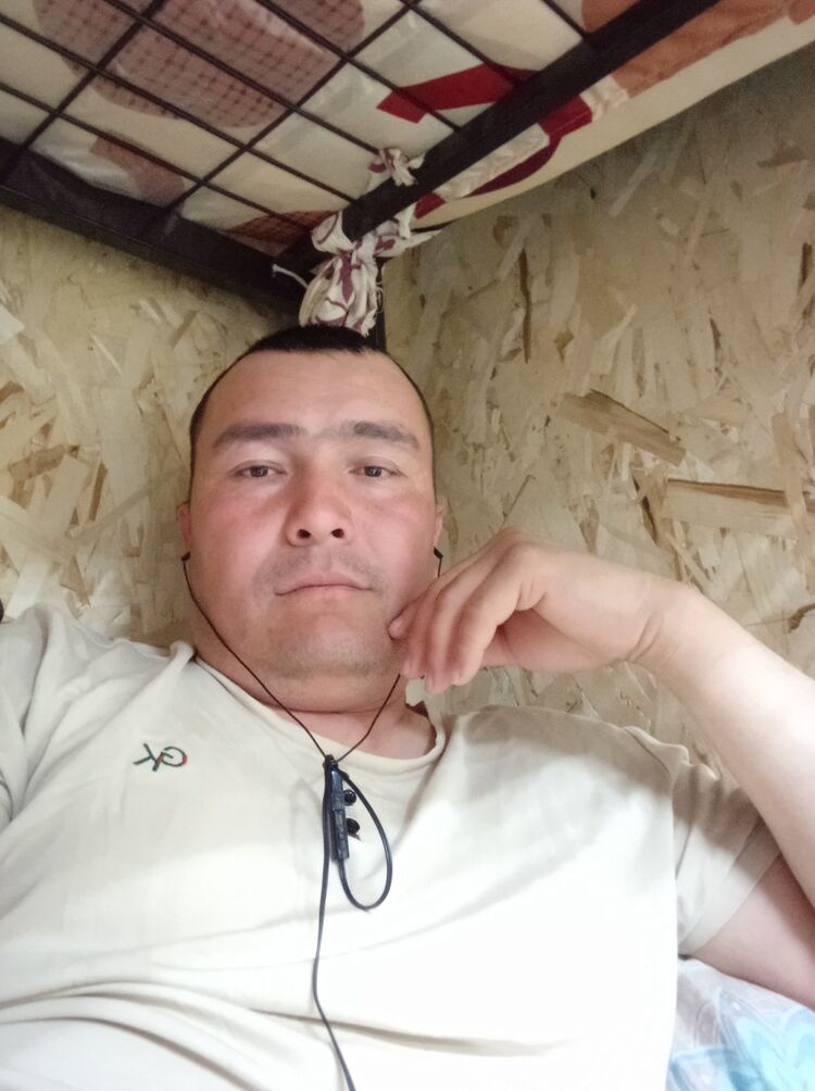  33719771  Yusupov f, 35 ,    