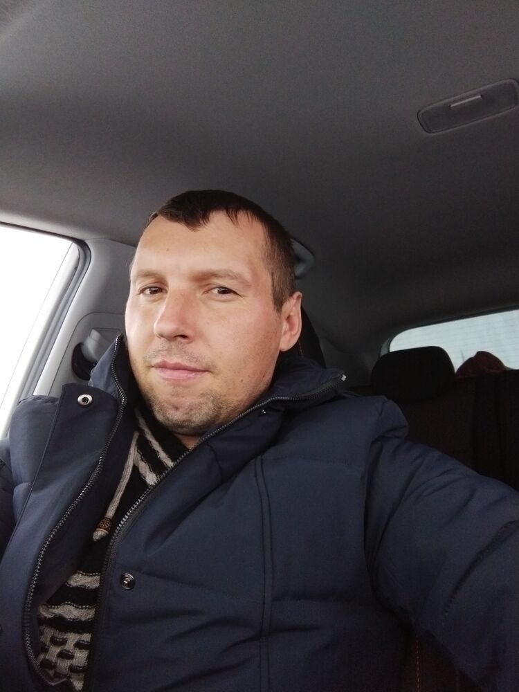  38248211  Ivan, 41 ,    