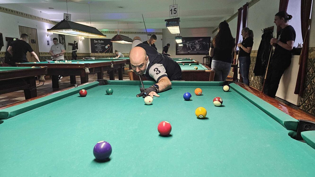  54757841  , 49 ,    Leer