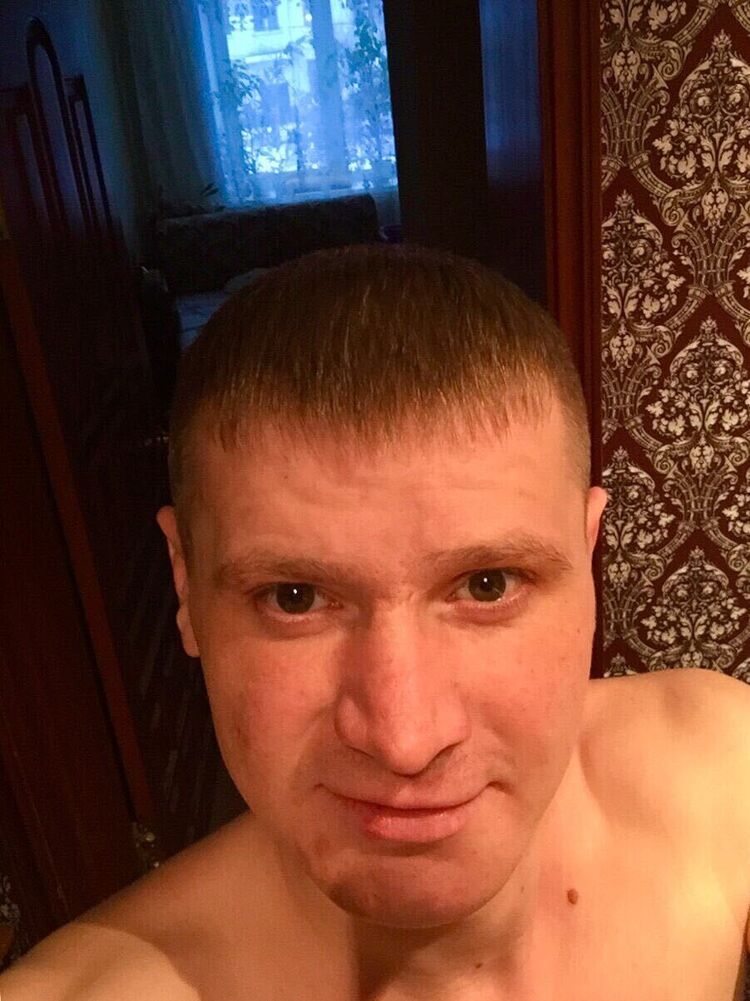  36024961  Dmitri, 41 ,     