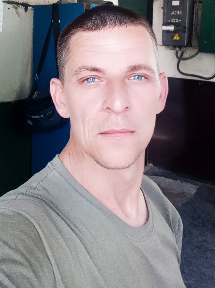  46162961  , 42 ,     