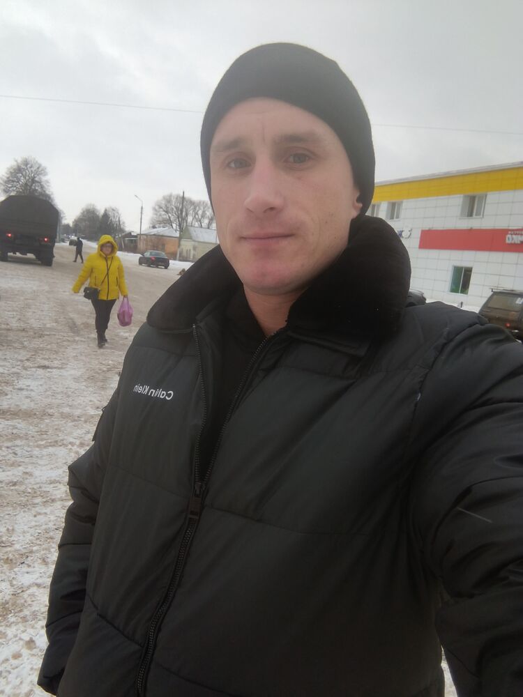  ,   Yury, 28 ,   ,   