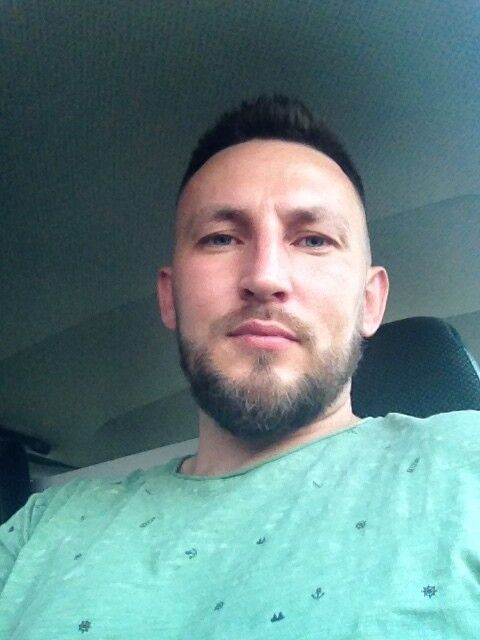  12778891  Artem, 42 ,    