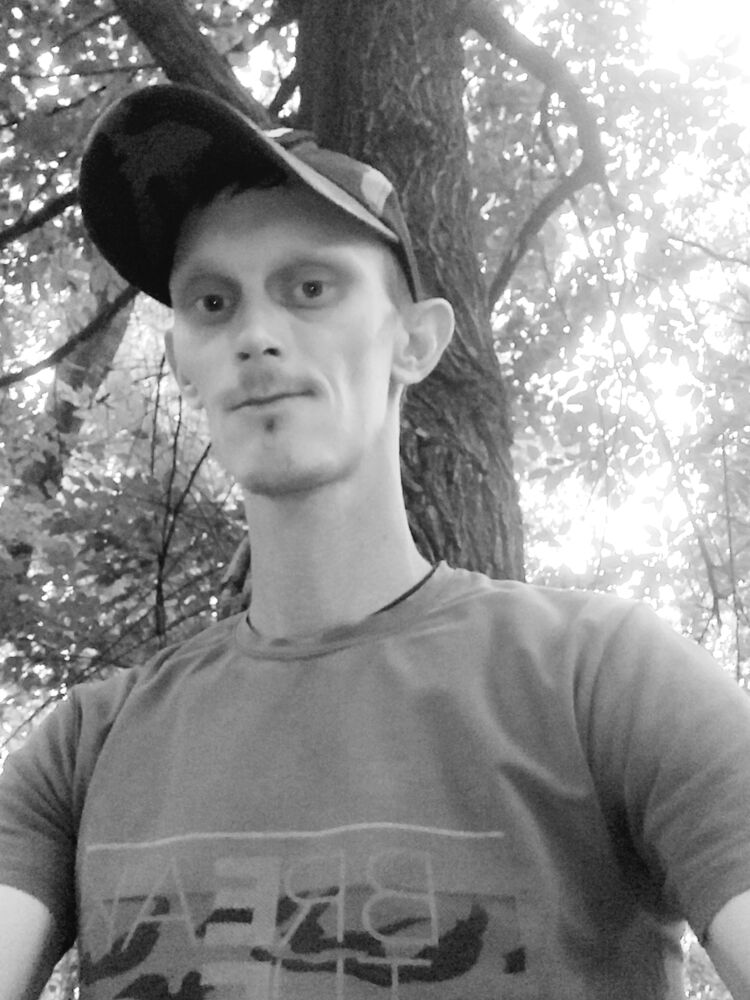  45394721  Sergiu, 31 ,    