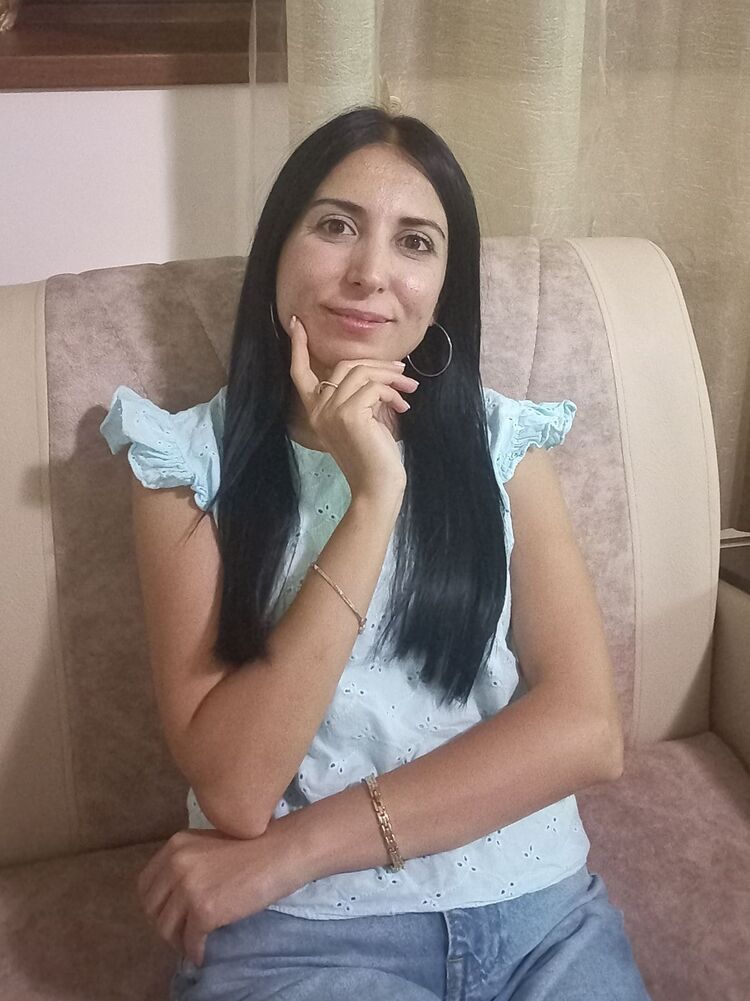  46487101  Mary, 38 ,    