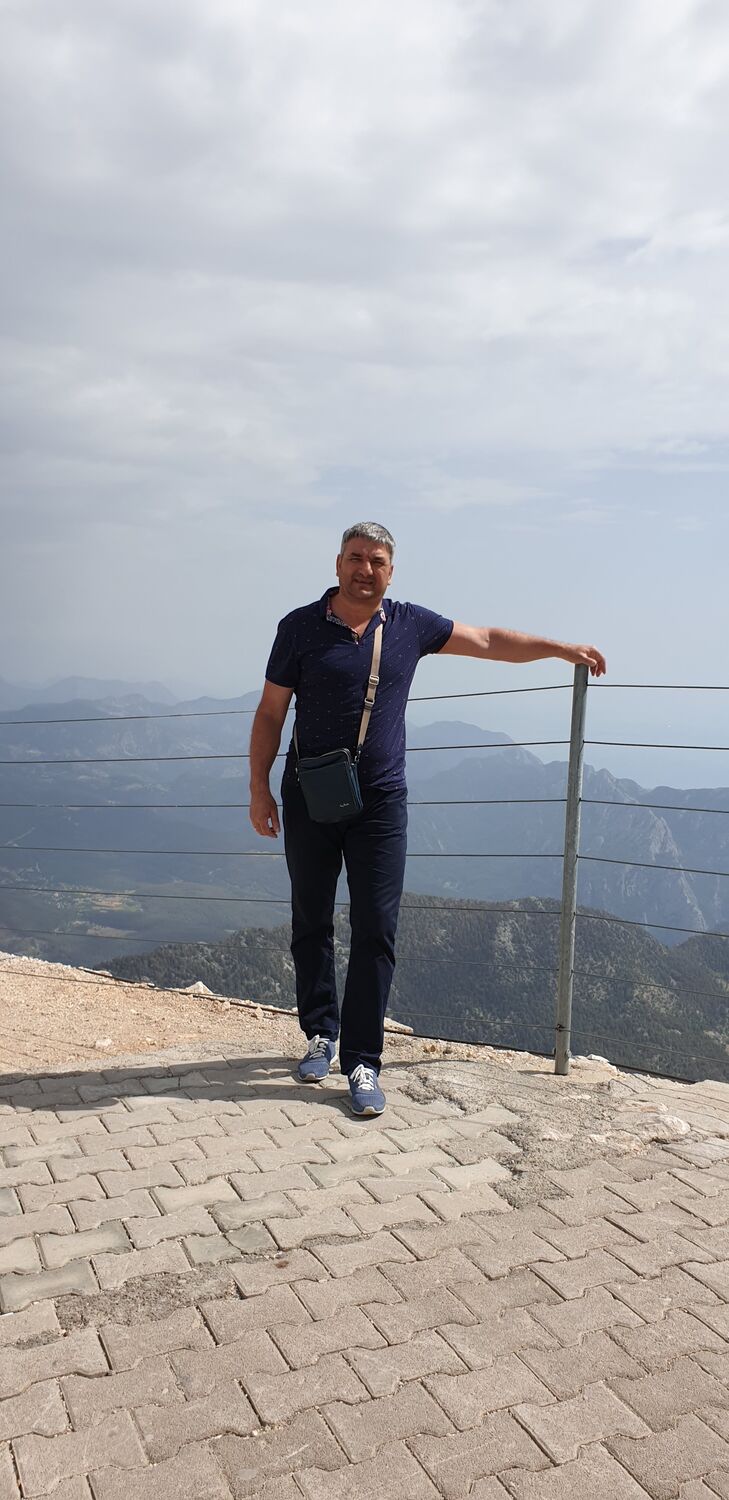  29412161  Oleg, 56 ,    