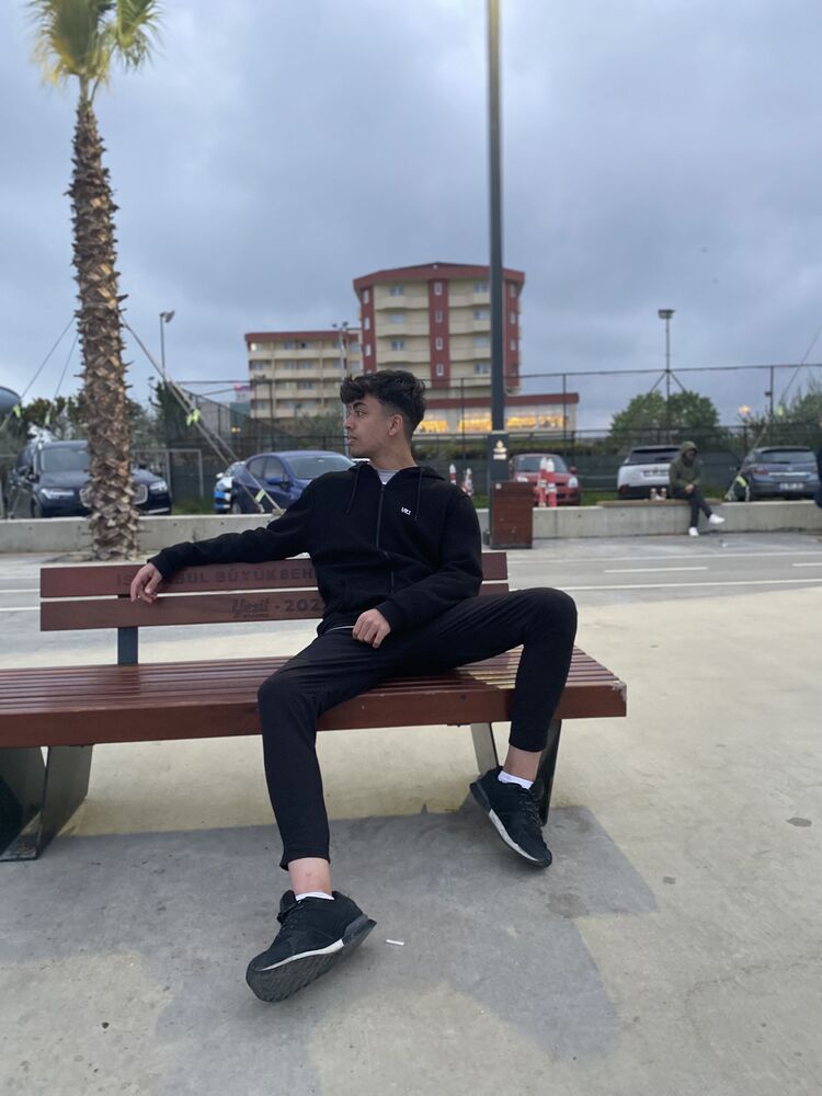  ,   Bobs, 25 ,   ,   