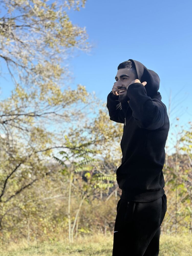  ,   Hrachya, 22 ,   ,   