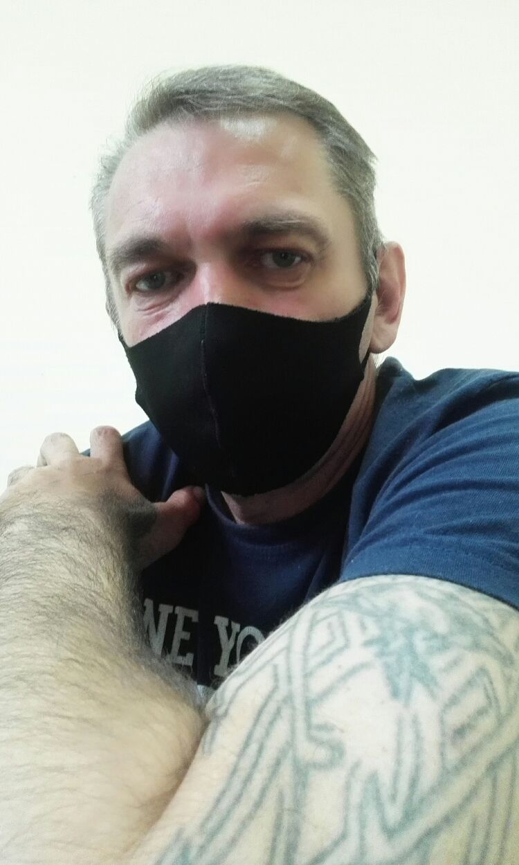  23041091  Valery, 53 ,    