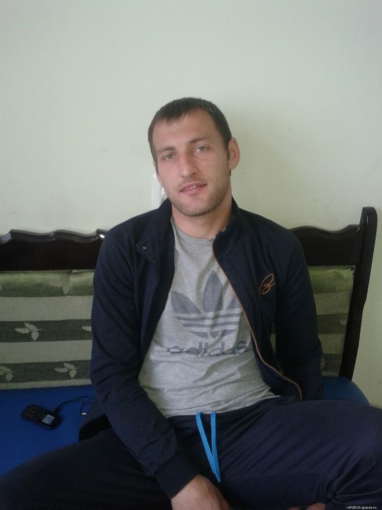  10408271  Artiom, 58 ,    
