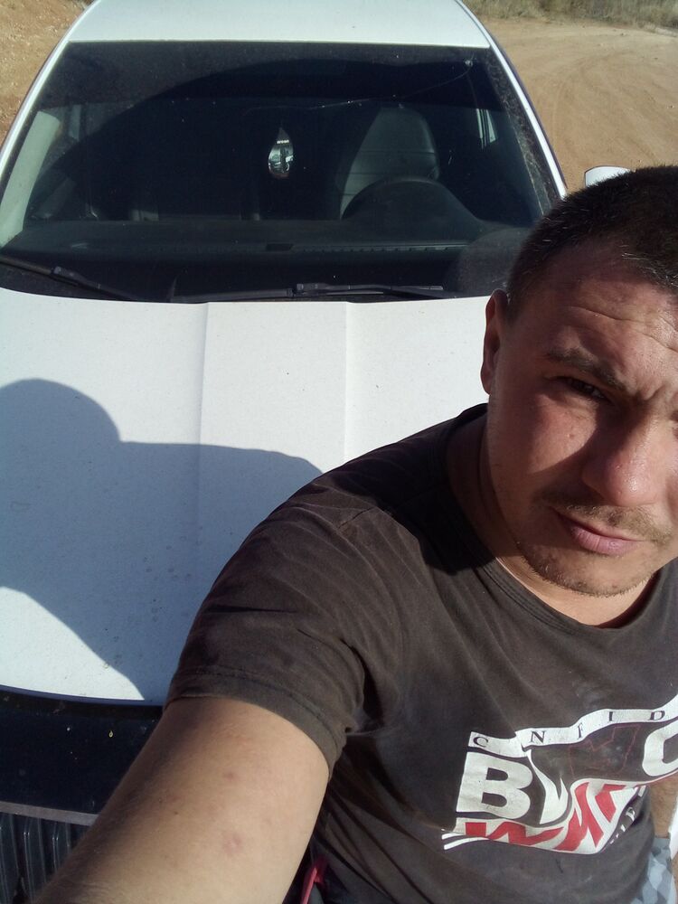  38377121  Yury, 29 ,    