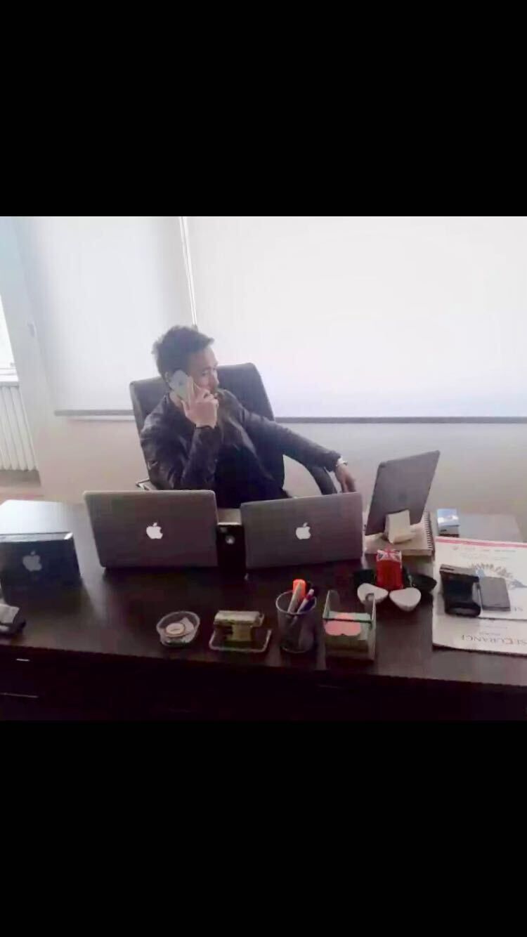  24284331  Ikram, 40 ,    