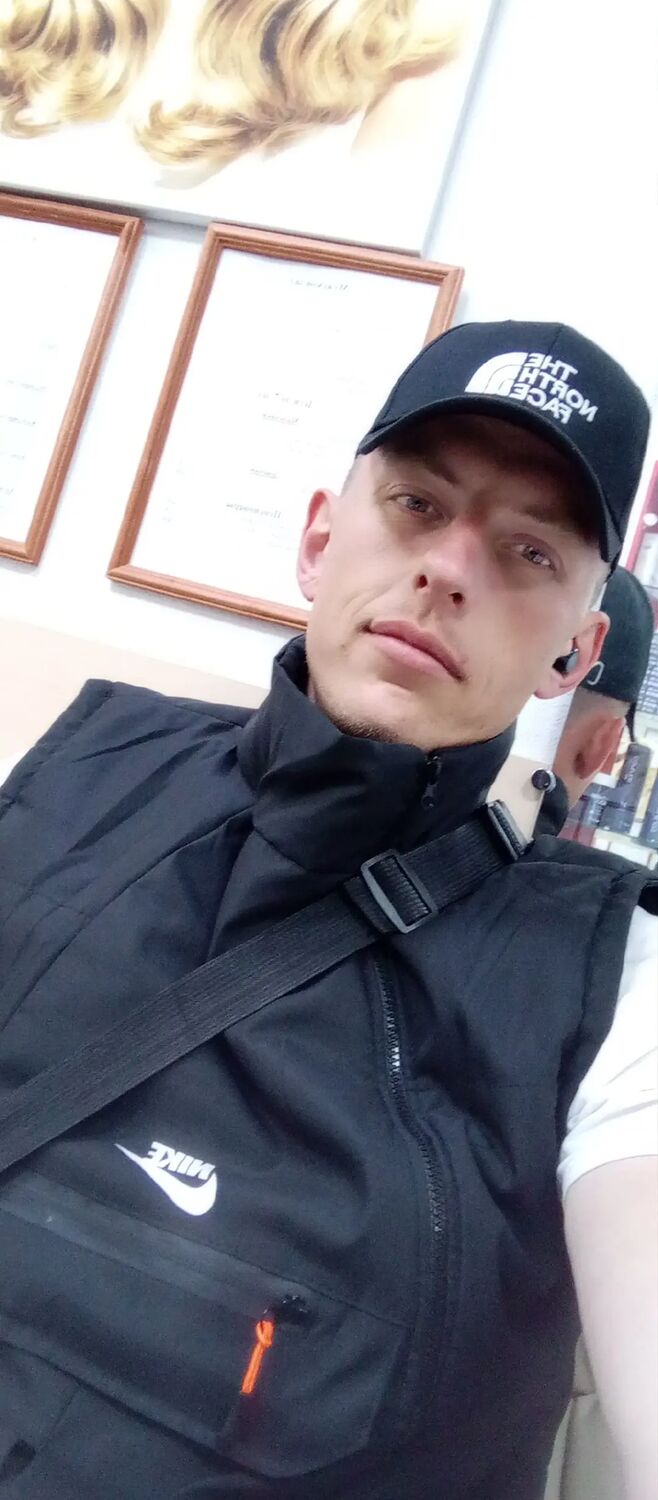  ,   Konstantin, 32 ,   ,   , c , 