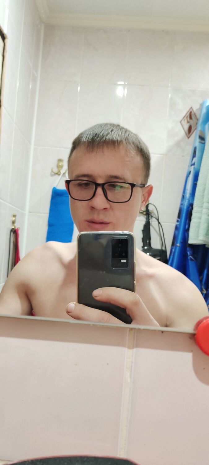 33588651  Sergei, 35 ,    
